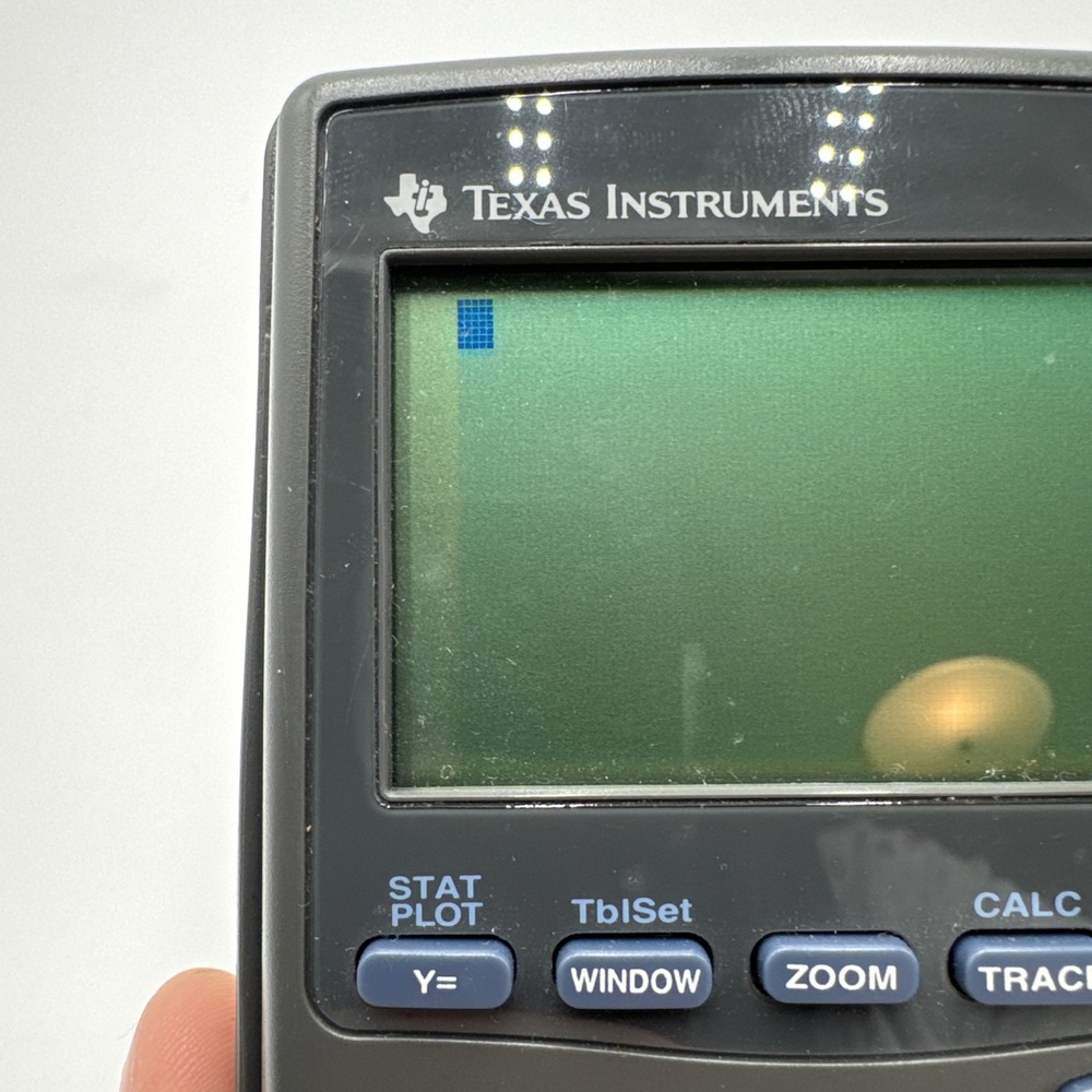 Texas Instruments TI-82 Graphing Calculator Works - Picture 2 of 9